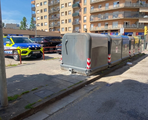 POLI I CONTENIDORS (2)