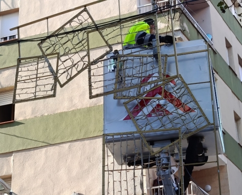 Instal·lació enllumenat de Nadal (2)