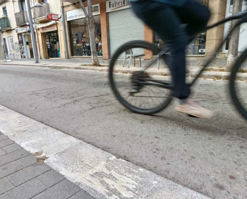 carrer major Salt cartell bici patinet (3)
