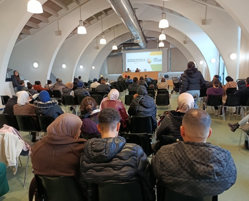 SESSIÓ FAMÍLIES PREINSCRIPCIÓ ESCOLAR SALT (2)